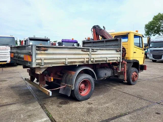 Mercedes-Benz 1117 K (6-CILINDER) KIPPER WITH FERRARI CRANE (FULL STEEL SUSPENSION / MANUAL GEARBOX / P.T.O.) - Tippbil, Kranbil: bilde 3 Mercedes-Benz 1117 K (6-CILINDER) KIPPER WITH FERRARI CRANE (FULL STEEL SUSPENSION / MANUAL GEARBOX / P.T.O.) - Tippbil, Kranbil: bilde 3