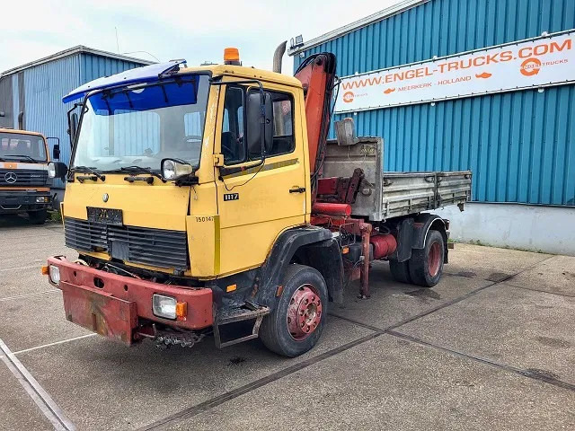 Mercedes-Benz 1117 K (6-CILINDER) KIPPER WITH FERRARI CRANE (FULL STEEL SUSPENSION / MANUAL GEARBOX / P.T.O.) - Tippbil, Kranbil: bilde 1 Mercedes-Benz 1117 K (6-CILINDER) KIPPER WITH FERRARI CRANE (FULL STEEL SUSPENSION / MANUAL GEARBOX / P.T.O.) - Tippbil, Kranbil: bilde 1