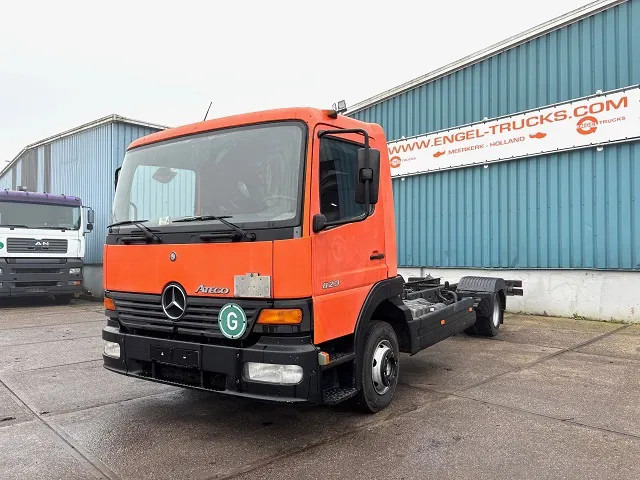 Mercedes-Benz Atego 823L DAY CAB (6-CILINDER) 4x2 CHASSIS (MANUAL GEARBOX / SPER DIFFERENTIAL / 6-CILINDER ENGINE) - Chassis lastebil: bilde 1 Mercedes-Benz Atego 823L DAY CAB (6-CILINDER) 4x2 CHASSIS (MANUAL GEARBOX / SPER DIFFERENTIAL / 6-CILINDER ENGINE) - Chassis lastebil: bilde 1