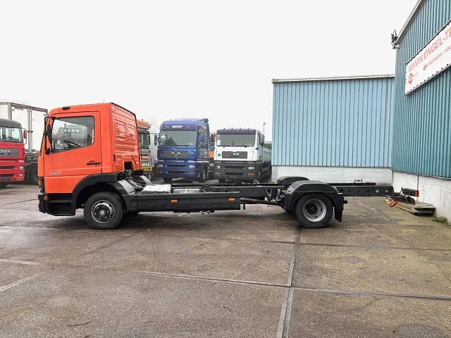Mercedes-Benz Atego 823L DAY CAB (6-CILINDER) 4x2 CHASSIS (MANUAL GEARBOX / SPER DIFFERENTIAL / 6-CILINDER ENGINE) - Chassis lastebil: bilde 5 Mercedes-Benz Atego 823L DAY CAB (6-CILINDER) 4x2 CHASSIS (MANUAL GEARBOX / SPER DIFFERENTIAL / 6-CILINDER ENGINE) - Chassis lastebil: bilde 5