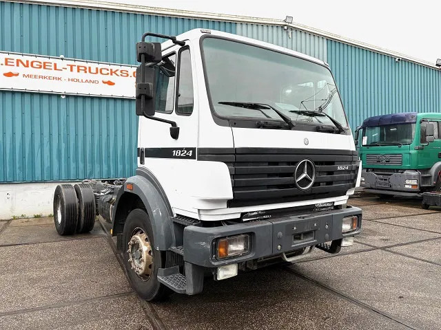Mercedes-Benz SK 1824 K (ONLY 226.000 KM!) 4x2 FULL STEEL CHASSIS (MANUAL GEARBOX / REDUCTION AXLE / FULL STEEL SUSPENSION / P.T.O.) - Chassis lastebil: bilde 2 Mercedes-Benz SK 1824 K (ONLY 226.000 KM!) 4x2 FULL STEEL CHASSIS (MANUAL GEARBOX / REDUCTION AXLE / FULL STEEL SUSPENSION / P.T.O.) - Chassis lastebil: bilde 2