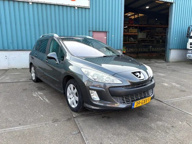 Peugeot 308 SW 5-DOORS HATCHBACK / MPV (APK/TUV 01-2026 / 6 GEARS MANUAL GEARBOX / AIRCONDITIONING / PANORAMA / ELECTRIACAL PACKAGE / ETC.) - Personenbil: bilde 2 Peugeot 308 SW 5-DOORS HATCHBACK / MPV (APK/TUV 01-2026 / 6 GEARS MANUAL GEARBOX / AIRCONDITIONING / PANORAMA / ELECTRIACAL PACKAGE / ETC.) - Personenbil: bilde 2