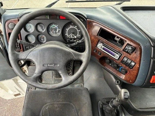 Trekkvogn DAF 95.430 XF SPACECAB (EURO 3 / ZF16 MANUAL GEARBOX / ZF-INTARDER / AIRCONDITIONING): bilde 6