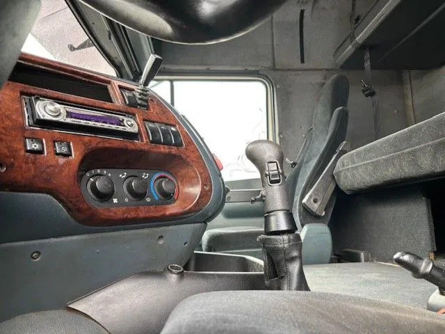 Trekkvogn DAF 95.430 XF SPACECAB (EURO 3 / ZF16 MANUAL GEARBOX / ZF-INTARDER / AIRCONDITIONING): bilde 8