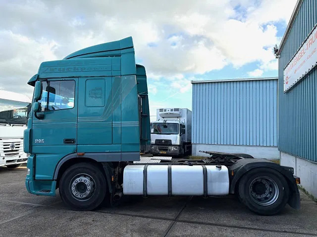 DAF XF 105.460 SPACECAB (EURO 5 / ZF16 MANUAL GEARBOX / P.T.O. / AIRCONDITIONING / FRIDGE UNDER BED / ETC.) - Trekkvogn: bilde 4 DAF XF 105.460 SPACECAB (EURO 5 / ZF16 MANUAL GEARBOX / P.T.O. / AIRCONDITIONING / FRIDGE UNDER BED / ETC.) - Trekkvogn: bilde 4