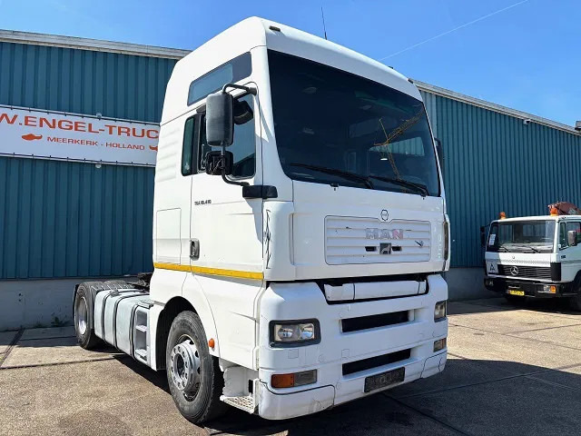 MAN TGA 18.410 FLS XXL (6-CILINDER HEADS / ZF16 MANUAL GEARBOX / ZF-INTARDER / HYDRAULIC KIT / P.T.O. / AIRCONDITIONING) - Trekkvogn: bilde 2 MAN TGA 18.410 FLS XXL (6-CILINDER HEADS / ZF16 MANUAL GEARBOX / ZF-INTARDER / HYDRAULIC KIT / P.T.O. / AIRCONDITIONING) - Trekkvogn: bilde 2