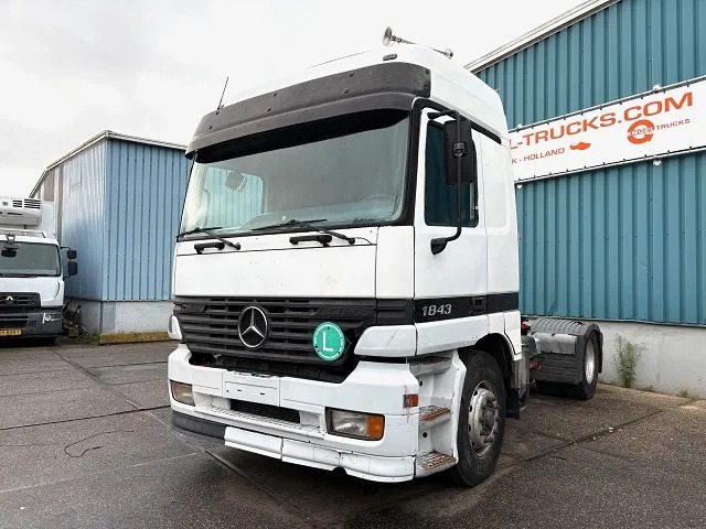 Mercedes-Benz Actros 1843 LS (MP1) (EPS WITH CLUTCH (3 PEDALS) / AIRCONDITIONING / SUNVISOR / ETC.) - Trekkvogn: bilde 1 Mercedes-Benz Actros 1843 LS (MP1) (EPS WITH CLUTCH (3 PEDALS) / AIRCONDITIONING / SUNVISOR / ETC.) - Trekkvogn: bilde 1