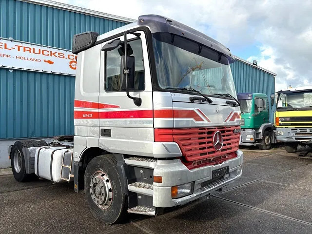 Mercedes-Benz Actros 1843 LS SLEEPERCAB (MP1) (ZF16 MANUAL GEARBOX / REDUCTION AXLES / AIRCONDITIONING / ETC.) - Trekkvogn: bilde 2 Mercedes-Benz Actros 1843 LS SLEEPERCAB (MP1) (ZF16 MANUAL GEARBOX / REDUCTION AXLES / AIRCONDITIONING / ETC.) - Trekkvogn: bilde 2