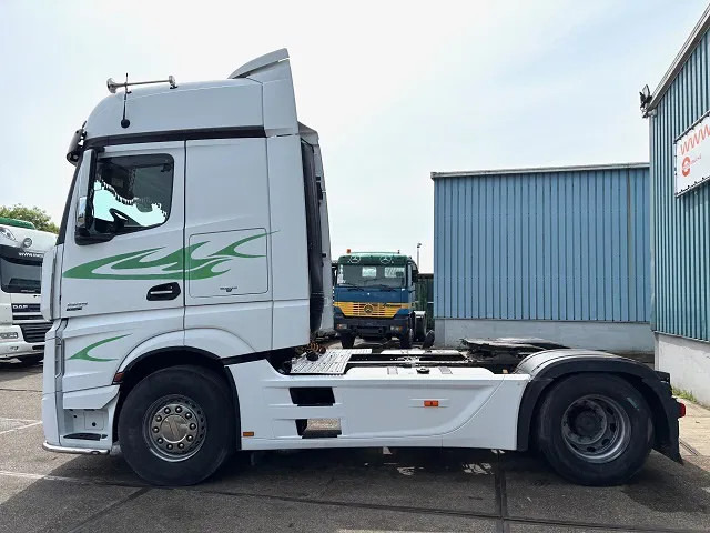 Mercedes-Benz Actros 1845 LS BIGSPACE (RETARDER / EURO 5 / TELLIGENT GEARBOX / FULL SPOILERSET / 2x DIESELTANK / AIRCONDITIONING) - Trekkvogn: bilde 5 Mercedes-Benz Actros 1845 LS BIGSPACE (RETARDER / EURO 5 / TELLIGENT GEARBOX / FULL SPOILERSET / 2x DIESELTANK / AIRCONDITIONING) - Trekkvogn: bilde 5