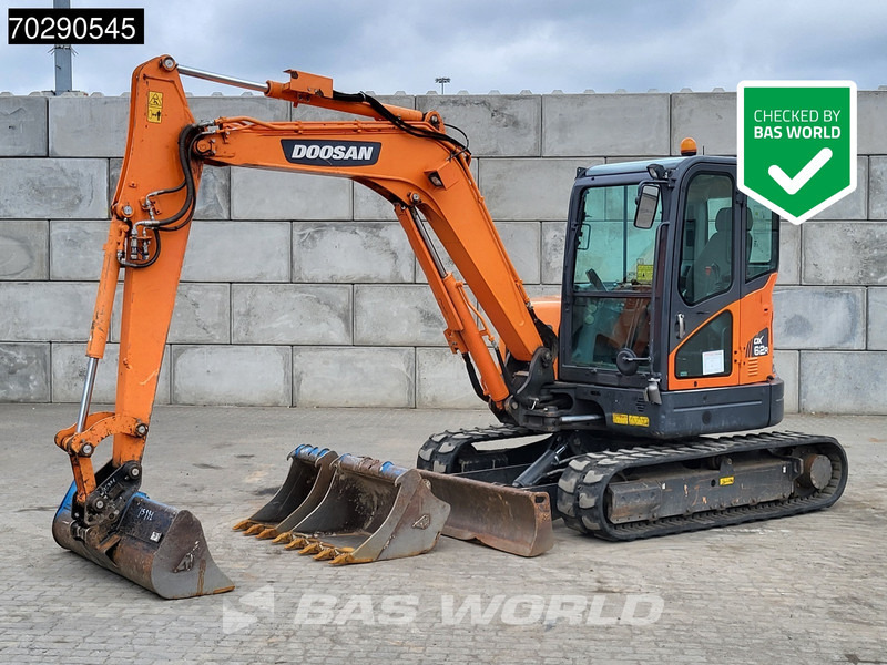 Doosan DX62R-3 3 BUCKETS - A/C - Minigraver: bilde 1 Doosan DX62R-3 3 BUCKETS - A/C - Minigraver: bilde 1