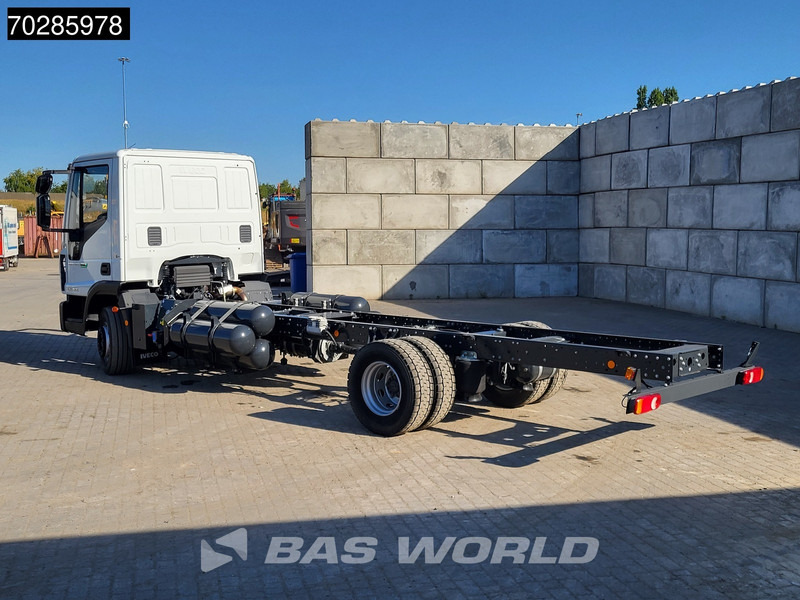 Iveco 120-210L 4X2 NEW 12tons chassis! CNG Engine TELMA Retarder Manual Euro 6 - Chassis lastebil: bilde 2 Iveco 120-210L 4X2 NEW 12tons chassis! CNG Engine TELMA Retarder Manual Euro 6 - Chassis lastebil: bilde 2