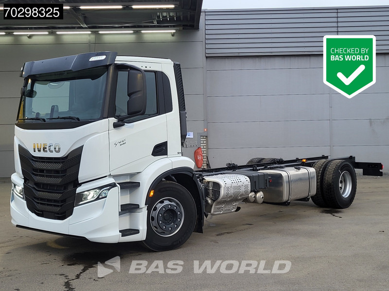 Iveco S-Way 340 4X2 NEW! Chassis Automatic LED Navi ACC Euro 6 - Chassis lastebil: bilde 1 Iveco S-Way 340 4X2 NEW! Chassis Automatic LED Navi ACC Euro 6 - Chassis lastebil: bilde 1