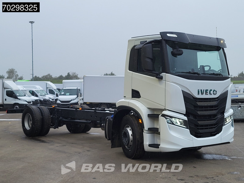 Iveco S-Way 340 4X2 NEW! Chassis Automatic LED Navi ACC Euro 6 - Chassis lastebil: bilde 3 Iveco S-Way 340 4X2 NEW! Chassis Automatic LED Navi ACC Euro 6 - Chassis lastebil: bilde 3