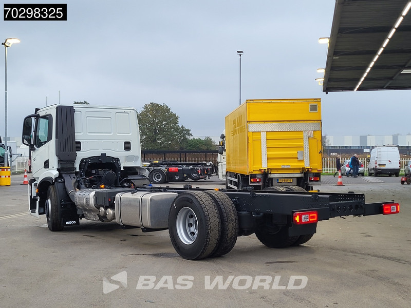 Iveco S-Way 340 4X2 NEW! Chassis Automatic LED Navi ACC Euro 6 - Chassis lastebil: bilde 2 Iveco S-Way 340 4X2 NEW! Chassis Automatic LED Navi ACC Euro 6 - Chassis lastebil: bilde 2