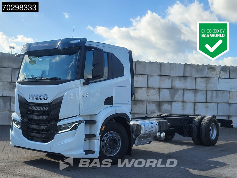 Iveco S-Way 340 4X2 NEW! Chassis Automatic Navi LED Euro 6 - Chassis lastebil: bilde 1 Iveco S-Way 340 4X2 NEW! Chassis Automatic Navi LED Euro 6 - Chassis lastebil: bilde 1