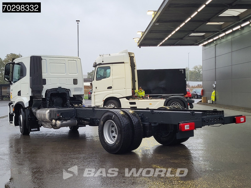 Iveco S-Way 340 4X2 NEW chassis! Automatic Navi ACC LED Euro 6 - Chassis lastebil: bilde 2 Iveco S-Way 340 4X2 NEW chassis! Automatic Navi ACC LED Euro 6 - Chassis lastebil: bilde 2