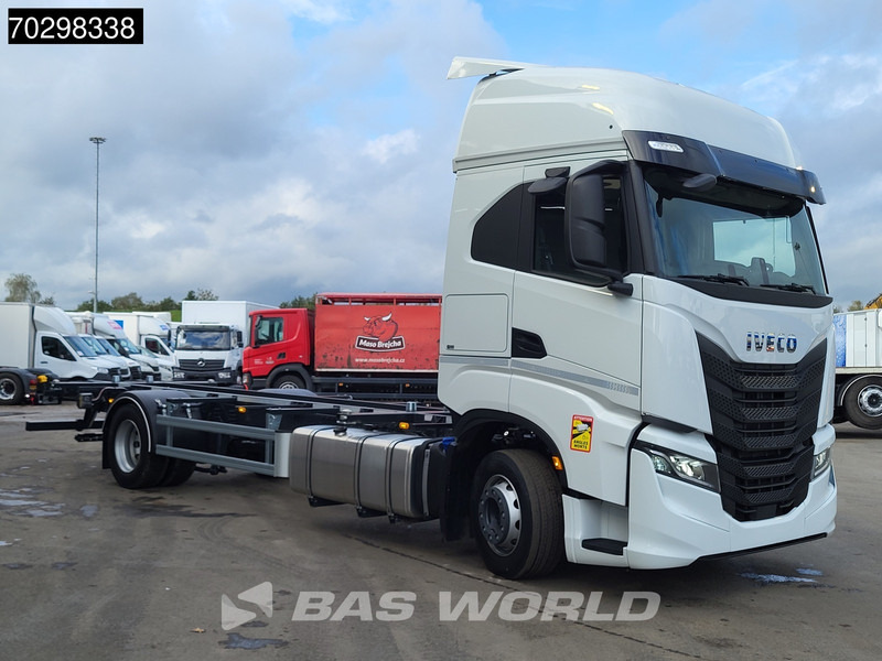 Iveco S-Way 460 4X2 NEW !! BDF Automatic Full air ACC Led Euro 6 - Container-transport/ Vekselflak lastebil: bilde 3 Iveco S-Way 460 4X2 NEW !! BDF Automatic Full air ACC Led Euro 6 - Container-transport/ Vekselflak lastebil: bilde 3