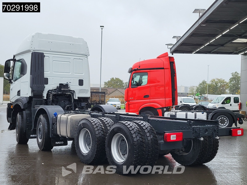 Iveco T-Way 510 8X4 NEW! Retarder Steelsuspension Big-Axle LED Euro 6 - Chassis lastebil: bilde 2 Iveco T-Way 510 8X4 NEW! Retarder Steelsuspension Big-Axle LED Euro 6 - Chassis lastebil: bilde 2
