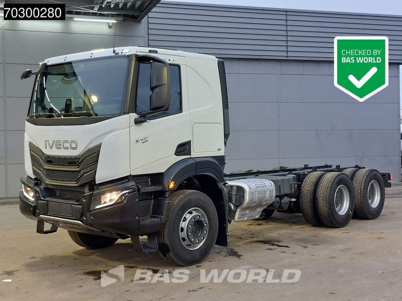 Iveco X-Way 500 X-Way 6X4 NEW 6x4 chassis Sleepercab Rear Air suspension Automatic Euro 6 - Chassis lastebil: bilde 1 Iveco X-Way 500 X-Way 6X4 NEW 6x4 chassis Sleepercab Rear Air suspension Automatic Euro 6 - Chassis lastebil: bilde 1