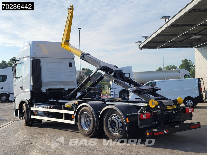 Iveco X-Way 580 6X2 NEW Palfinger PHT20SLD5 Hooklift Lift+steering Axle Automatic Navi ACC LED - Krokbil: bilde 2 Iveco X-Way 580 6X2 NEW Palfinger PHT20SLD5 Hooklift Lift+steering Axle Automatic Navi ACC LED - Krokbil: bilde 2