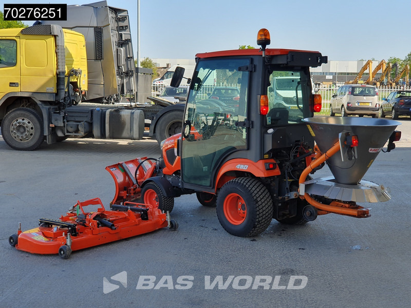 Kubota BX231 D-C C10 4X4 4x4 - INCL ATTACHMENTS - Traktor: bilde 2 Kubota BX231 D-C C10 4X4 4x4 - INCL ATTACHMENTS - Traktor: bilde 2