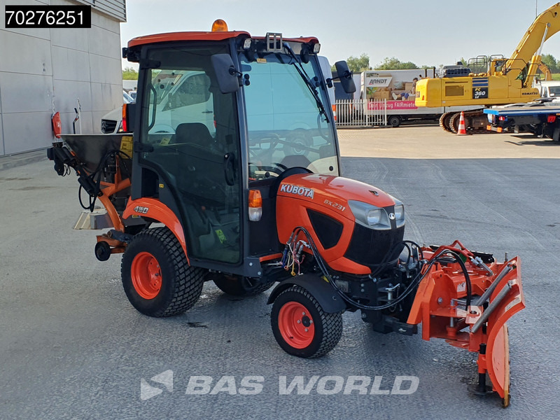 Kubota BX231 D-C C10 4X4 4x4 - INCL ATTACHMENTS - Traktor: bilde 3 Kubota BX231 D-C C10 4X4 4x4 - INCL ATTACHMENTS - Traktor: bilde 3