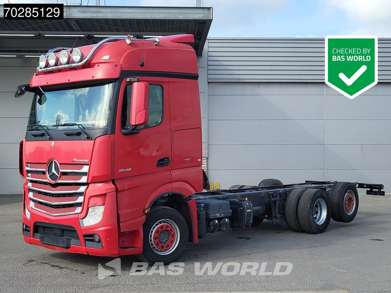 Mercedes-Benz Actros 2548 Actros 6X2 BigSpace Retarder PTO Liftachse Xenon ACC Navi Euro 6 - Chassis lastebil: bilde 1 Mercedes-Benz Actros 2548 Actros 6X2 BigSpace Retarder PTO Liftachse Xenon ACC Navi Euro 6 - Chassis lastebil: bilde 1