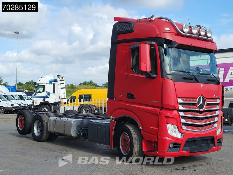 Mercedes-Benz Actros 2548 Actros 6X2 BigSpace Retarder PTO Liftachse Xenon ACC Navi Euro 6 - Chassis lastebil: bilde 3 Mercedes-Benz Actros 2548 Actros 6X2 BigSpace Retarder PTO Liftachse Xenon ACC Navi Euro 6 - Chassis lastebil: bilde 3