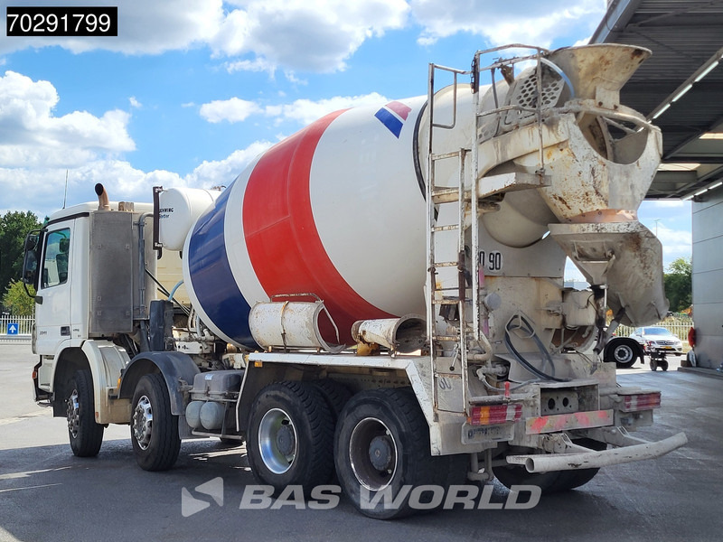 Mercedes-Benz Actros 3241 8X4 9m3 Schwing Stetter Retarder Big-Axle Steelsuspension 3-Pedals Euro 4 - Betongbil: bilde 2 Mercedes-Benz Actros 3241 8X4 9m3 Schwing Stetter Retarder Big-Axle Steelsuspension 3-Pedals Euro 4 - Betongbil: bilde 2