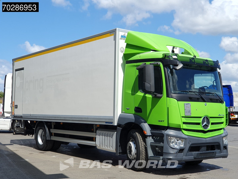 Mercedes-Benz Antos 1827 Antos 4X2 18tonner 2000kg Ladebordwand Xenon Euro 6 - Skapbil: bilde 3 Mercedes-Benz Antos 1827 Antos 4X2 18tonner 2000kg Ladebordwand Xenon Euro 6 - Skapbil: bilde 3