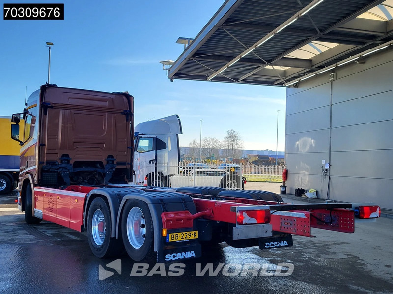 Scania R730 6X2 NL-Truck V8 chassis Lift-Axle Retarder Automatic ACC Euro 6 - Chassis lastebil: bilde 2 Scania R730 6X2 NL-Truck V8 chassis Lift-Axle Retarder Automatic ACC Euro 6 - Chassis lastebil: bilde 2