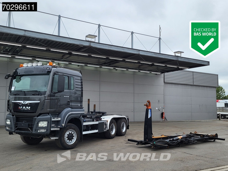 MAN TGS 33.510 TGS 6X6 Tractorhead + hooklift 20t AJK 5th wheel Wechselsystem Retarder Automatic - Trekkvogn: bilde 1 MAN TGS 33.510 TGS 6X6 Tractorhead + hooklift 20t AJK 5th wheel Wechselsystem Retarder Automatic - Trekkvogn: bilde 1