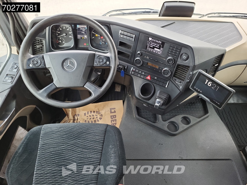 Interior photo 1: Trekkvogn Mercedes-Benz Actros 1846 4X2 Streamspace Retarder Euro 6
