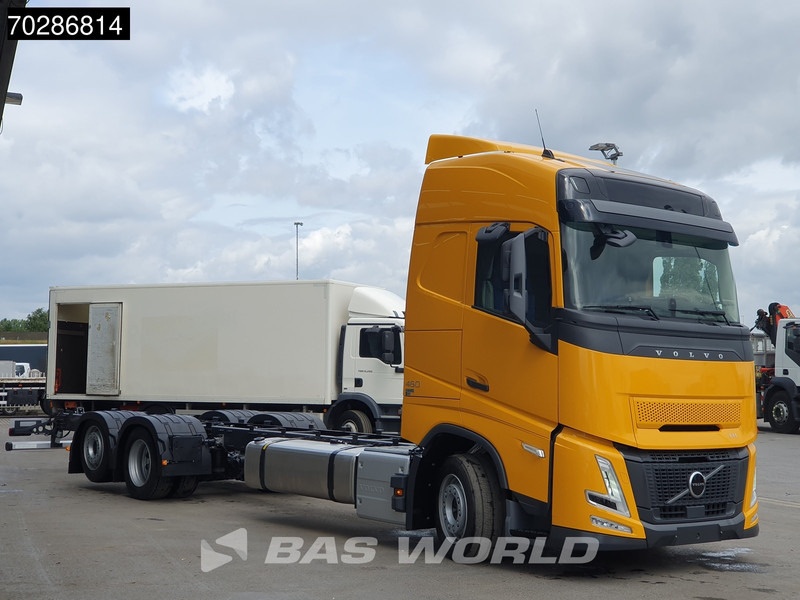 Volvo FH 460 6X2 NEW chassis! Full air Suspension Lift-Axle Navi ACC LED Euro 6 - Chassis lastebil: bilde 3 Volvo FH 460 6X2 NEW chassis! Full air Suspension Lift-Axle Navi ACC LED Euro 6 - Chassis lastebil: bilde 3