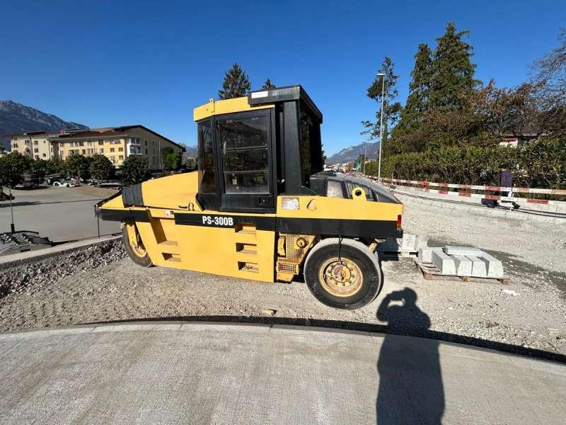 Caterpillar PS300B - Gummihjuls vals: bilde 4 Caterpillar PS300B - Gummihjuls vals: bilde 4