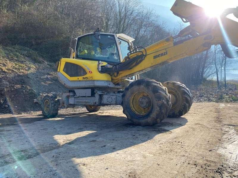 MENZI MUCK M525 - Edderkoppgraver: bilde 2 MENZI MUCK M525 - Edderkoppgraver: bilde 2