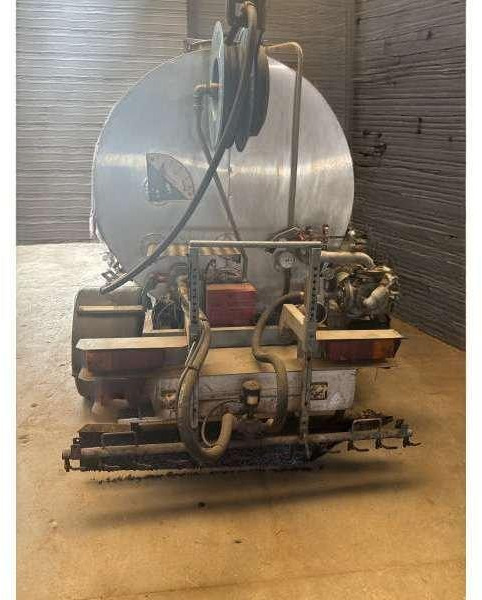 Mercedes 410 A EMULSION + TREMI GRAVILLON - Bitumensprøyte: bilde 3 Mercedes 410 A EMULSION + TREMI GRAVILLON - Bitumensprøyte: bilde 3