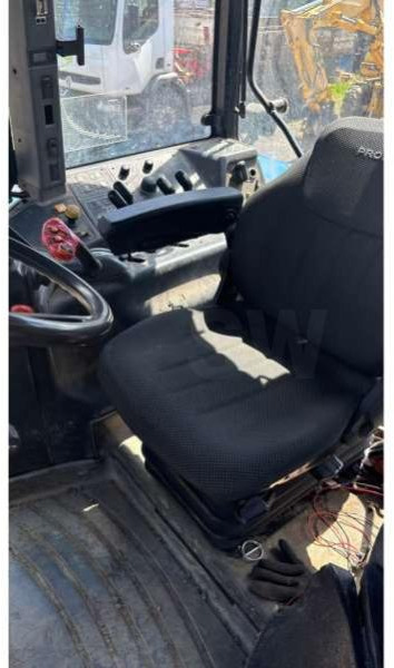 New Holland TM175 - Traktor: bilde 4 New Holland TM175 - Traktor: bilde 4