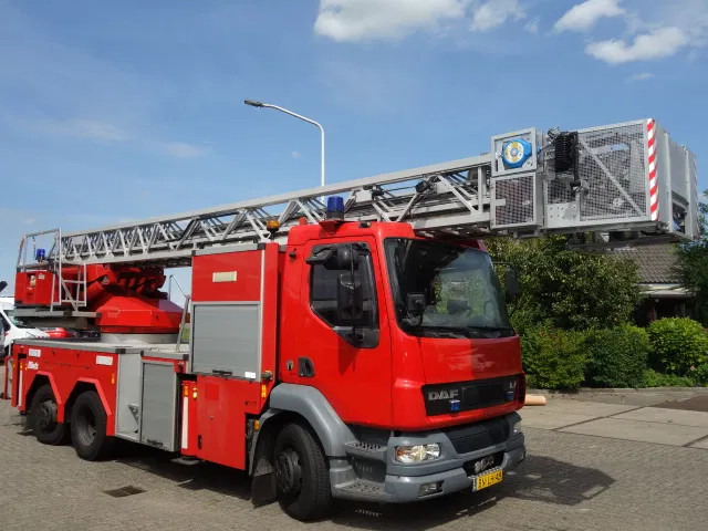 DAF LF 55.250 METZ 30 meter - Brannbil: bilde 3 DAF LF 55.250 METZ 30 meter - Brannbil: bilde 3