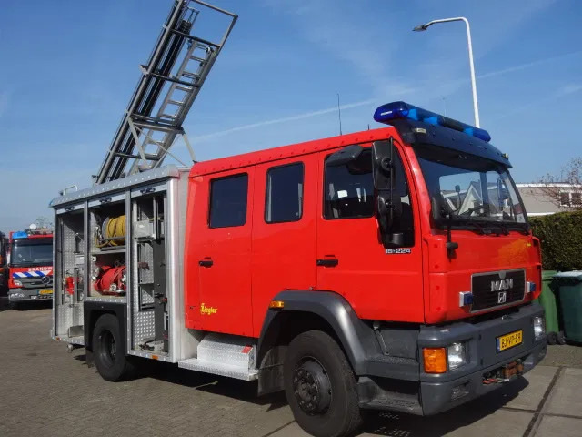MAN 15 224-with winch 2500liter water tank,ziegler pomp - Brannbil: bilde 1 MAN 15 224-with winch 2500liter water tank,ziegler pomp - Brannbil: bilde 1