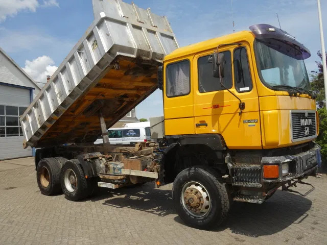 MAN 26.422 man 4x4 kipper - Tippbil: bilde 1 MAN 26.422 man 4x4 kipper - Tippbil: bilde 1