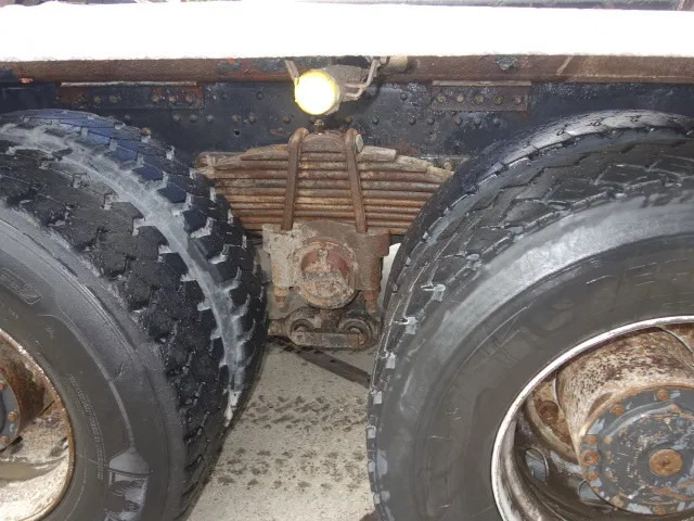 MAN 35-364 chassis cabine manual diesel pomp 6 cil 8x4 - Chassis lastebil: bilde 4 MAN 35-364 chassis cabine manual diesel pomp 6 cil 8x4 - Chassis lastebil: bilde 4