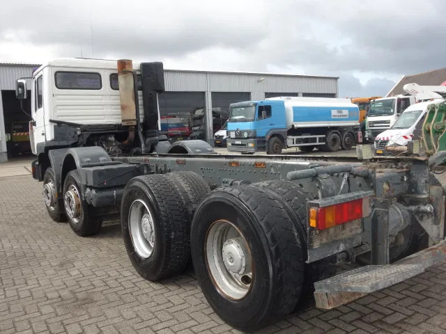 MAN 41-414 manuial pomp 8x4 - Chassis lastebil: bilde 3 MAN 41-414 manuial pomp 8x4 - Chassis lastebil: bilde 3