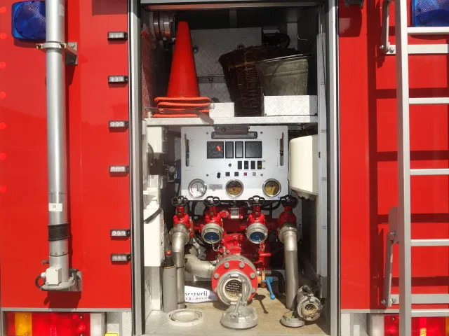 MAN LE 220C GODIVA POMP 2000 LITER TANK,MANUAL GEARBOX - Brannbil: bilde 2 MAN LE 220C GODIVA POMP 2000 LITER TANK,MANUAL GEARBOX - Brannbil: bilde 2