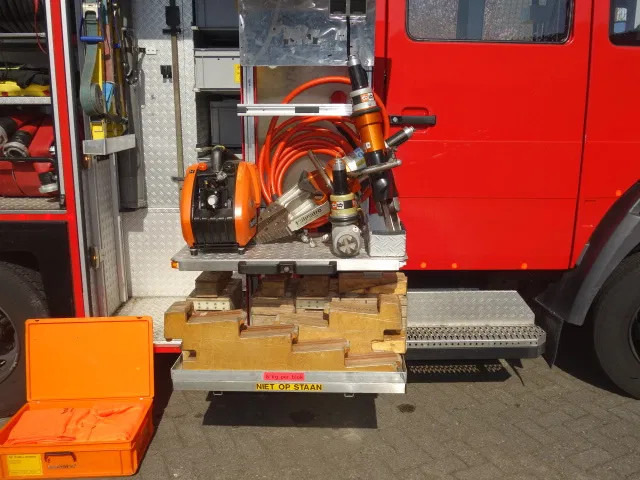 MAN LE 250 godiva pump with holmatro set - Brannbil: bilde 3 MAN LE 250 godiva pump with holmatro set - Brannbil: bilde 3