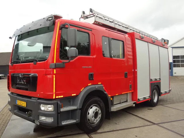 MAN TGM 15.250 FIRE TRUCK,2000 LITER TANK, FOAM TANK, AIRCO - Brannbil: bilde 2 MAN TGM 15.250 FIRE TRUCK,2000 LITER TANK, FOAM TANK, AIRCO - Brannbil: bilde 2