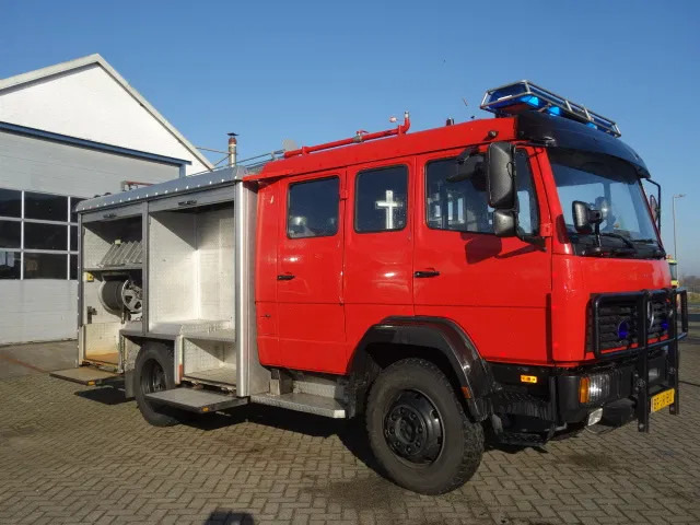 Mercedes-Benz 1124 4x4 ZIEGLER BOMBEROS TRUCK - Brannbil: bilde 2 Mercedes-Benz 1124 4x4 ZIEGLER BOMBEROS TRUCK - Brannbil: bilde 2
