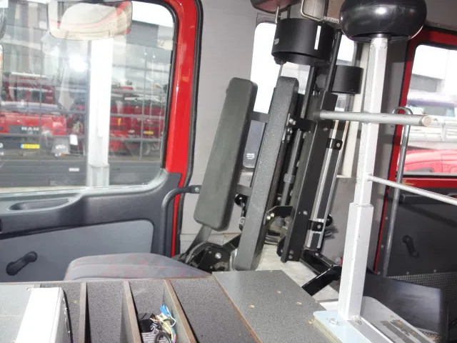 Brannbil Mercedes-Benz Actros 1831 4X4 ZIEGLER BOMBEROS POMP,2500 L TANK: bilde 11