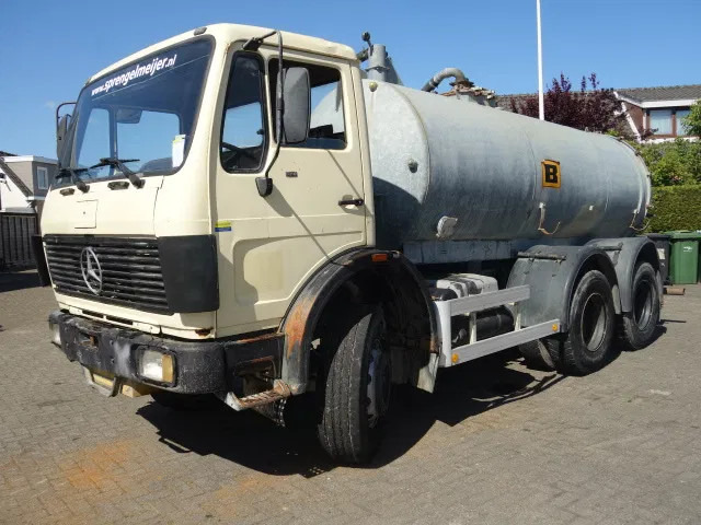 Mercedes-Benz MB 2222 6X4 WATERTANKER WITH PUMP - Tankbil: bilde 2 Mercedes-Benz MB 2222 6X4 WATERTANKER WITH PUMP - Tankbil: bilde 2