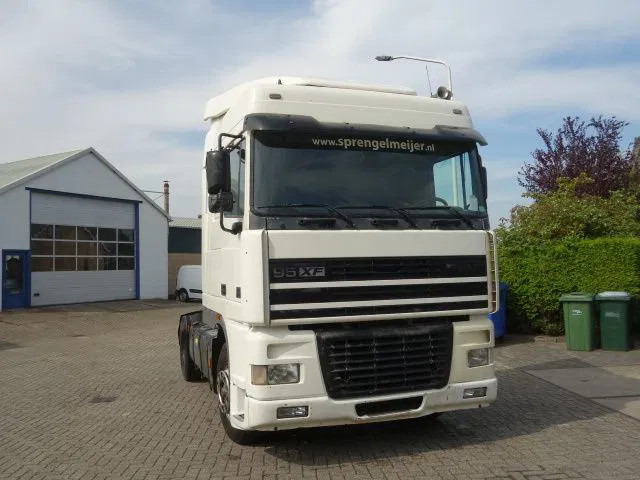 DAF XF 430 EURO3 MANAULE GEAR - Trekkvogn: bilde 1 DAF XF 430 EURO3 MANAULE GEAR - Trekkvogn: bilde 1